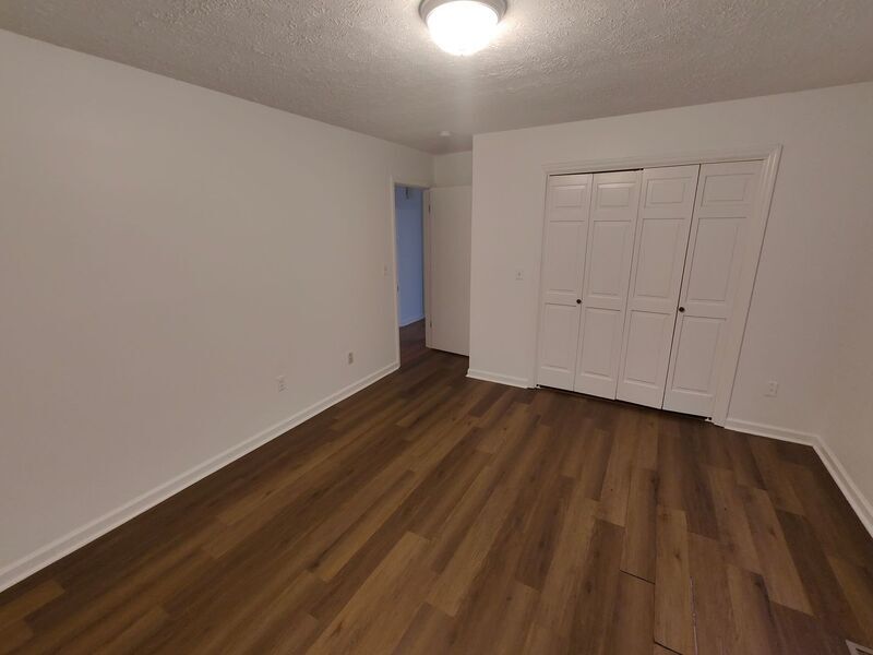 6931 Robinson Bed 1a