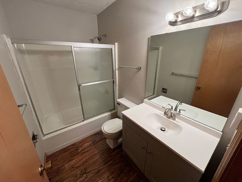 6933 Robinson Hall Bath